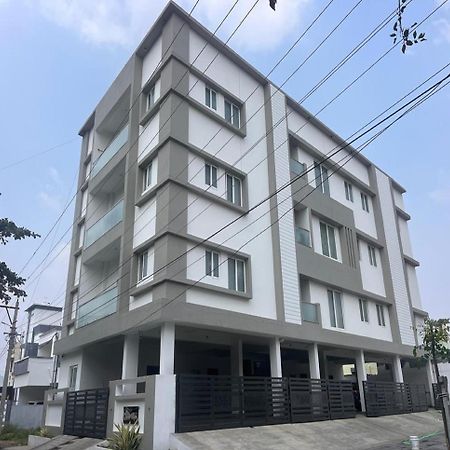 Thulasi Avenue Inn Pollāchi Екстериор снимка