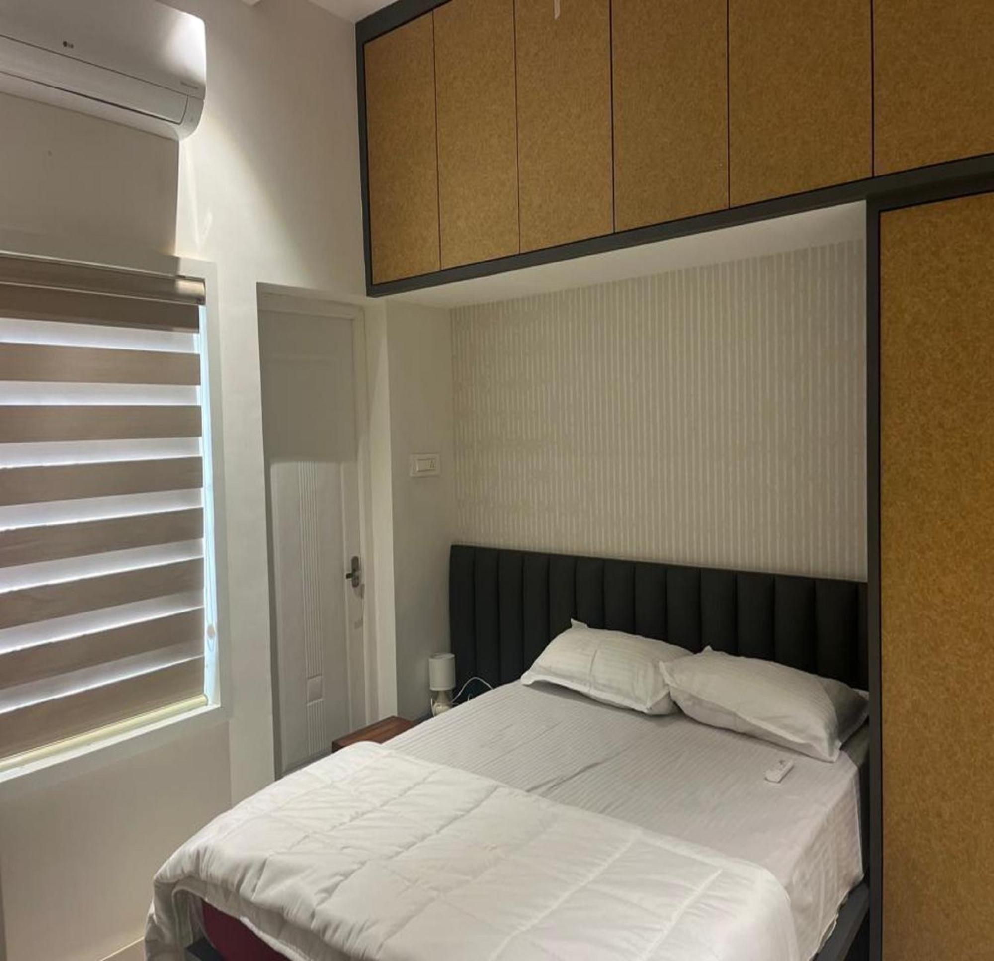 Thulasi Avenue Inn Pollāchi Екстериор снимка