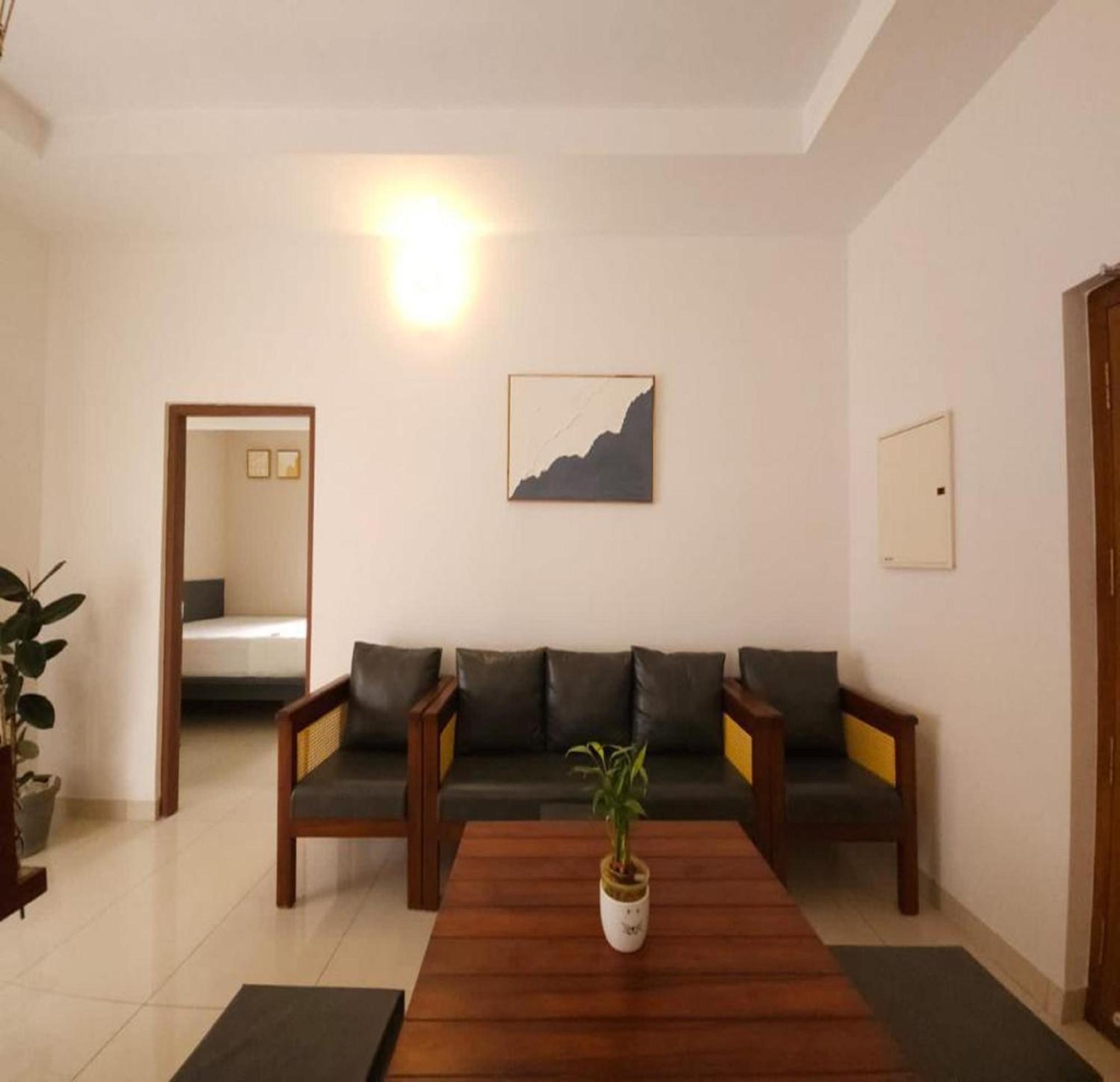 Thulasi Avenue Inn Pollāchi Екстериор снимка