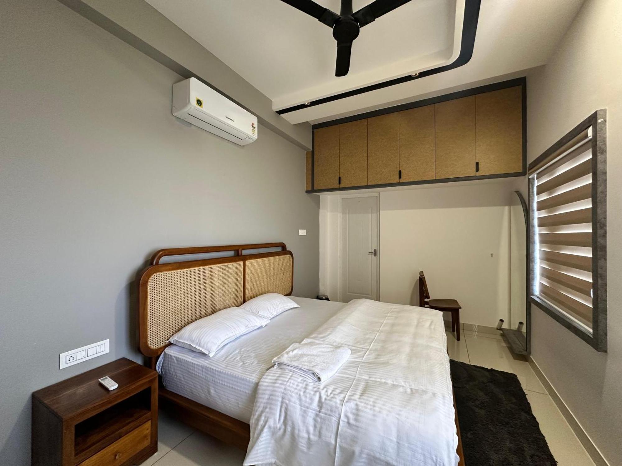 Thulasi Avenue Inn Pollāchi Екстериор снимка