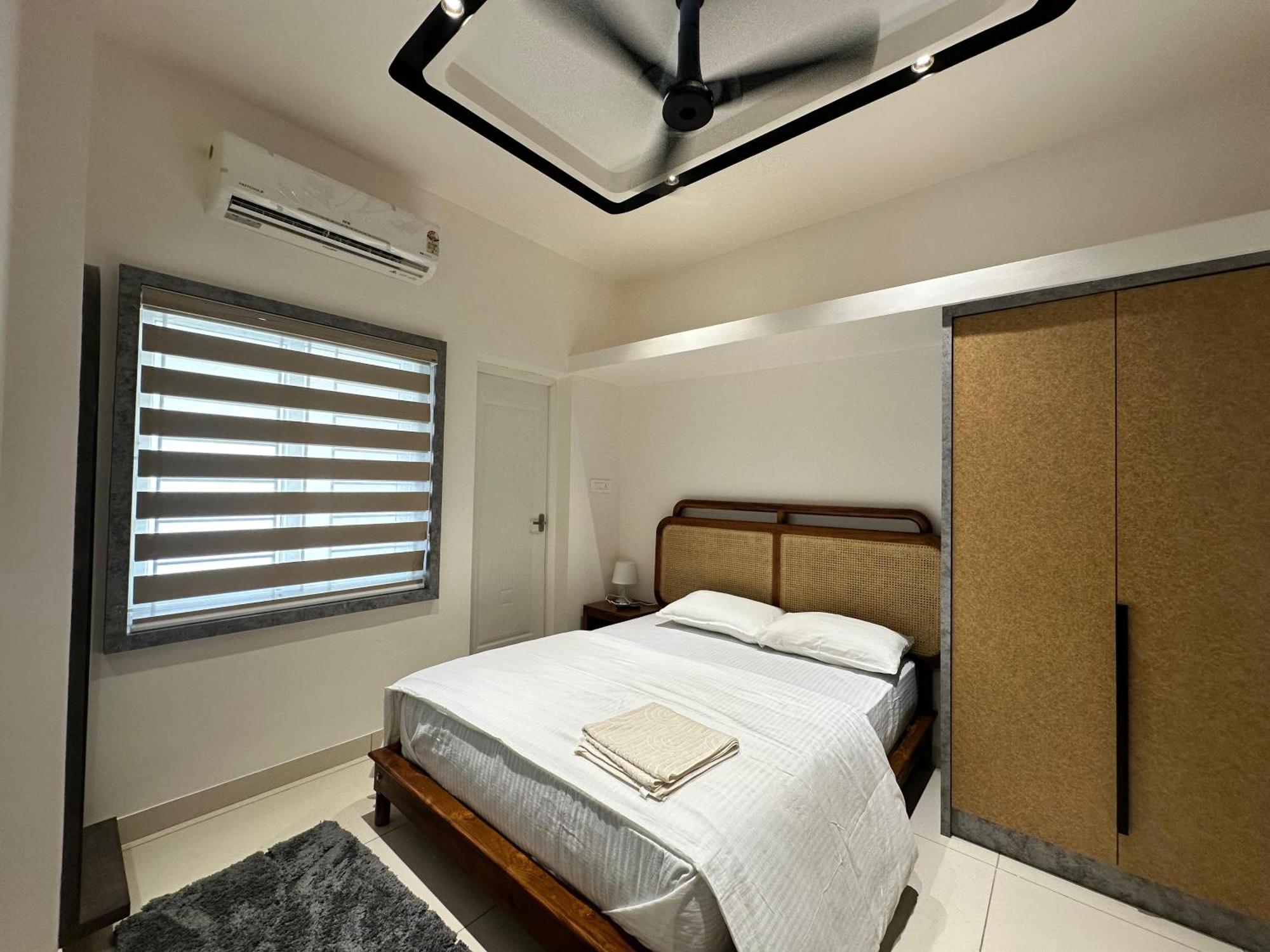 Thulasi Avenue Inn Pollāchi Екстериор снимка