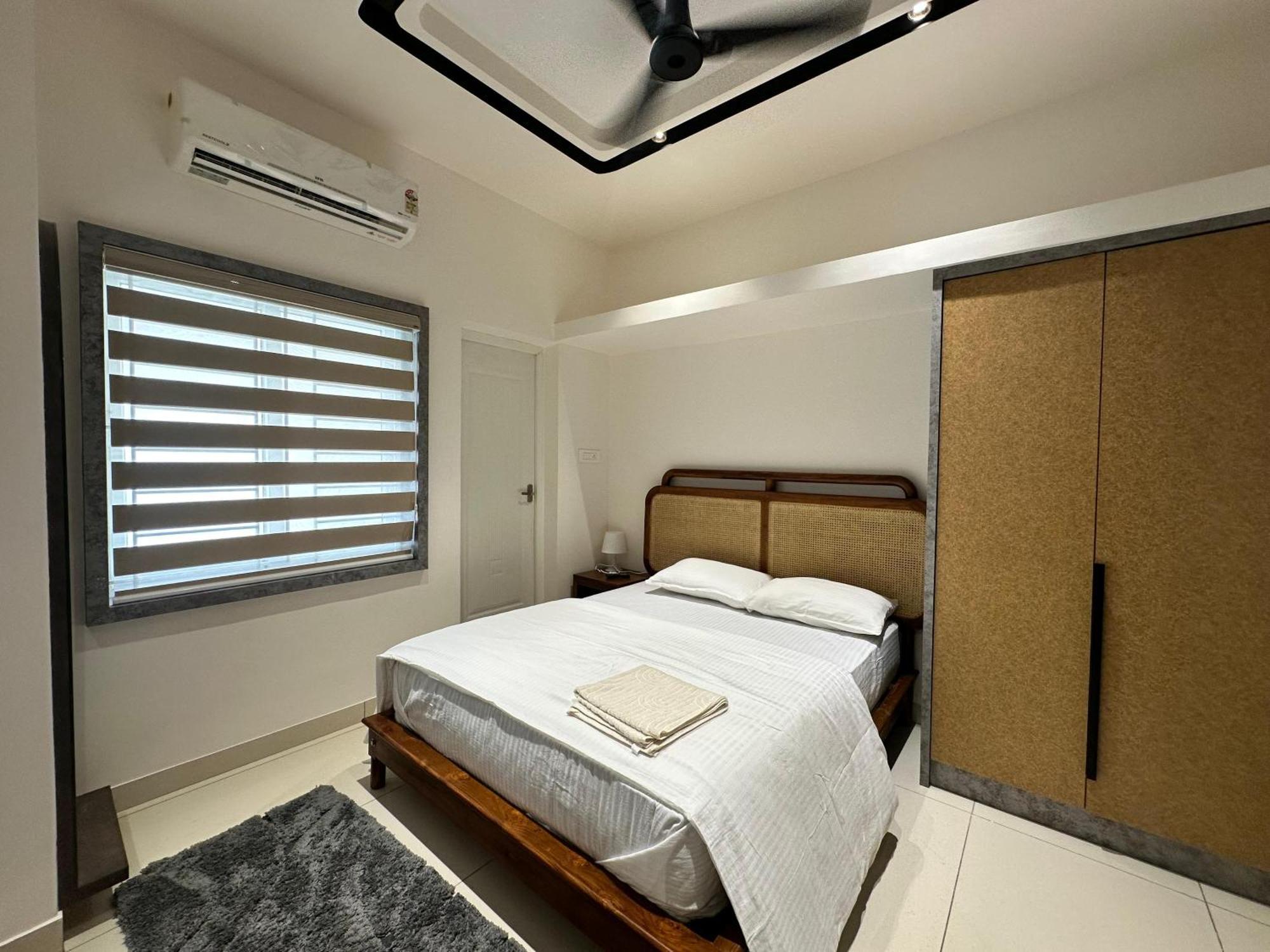 Thulasi Avenue Inn Pollāchi Екстериор снимка
