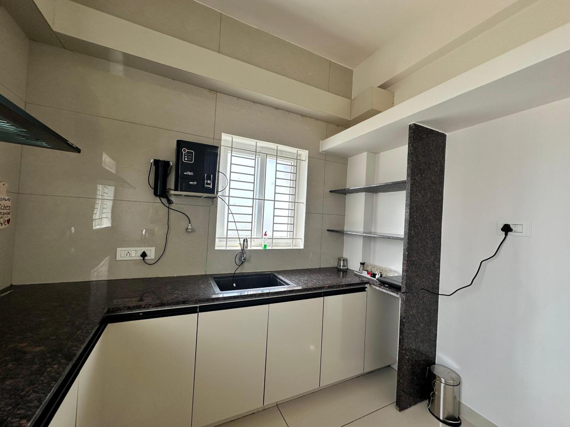Thulasi Avenue Inn Pollāchi Екстериор снимка