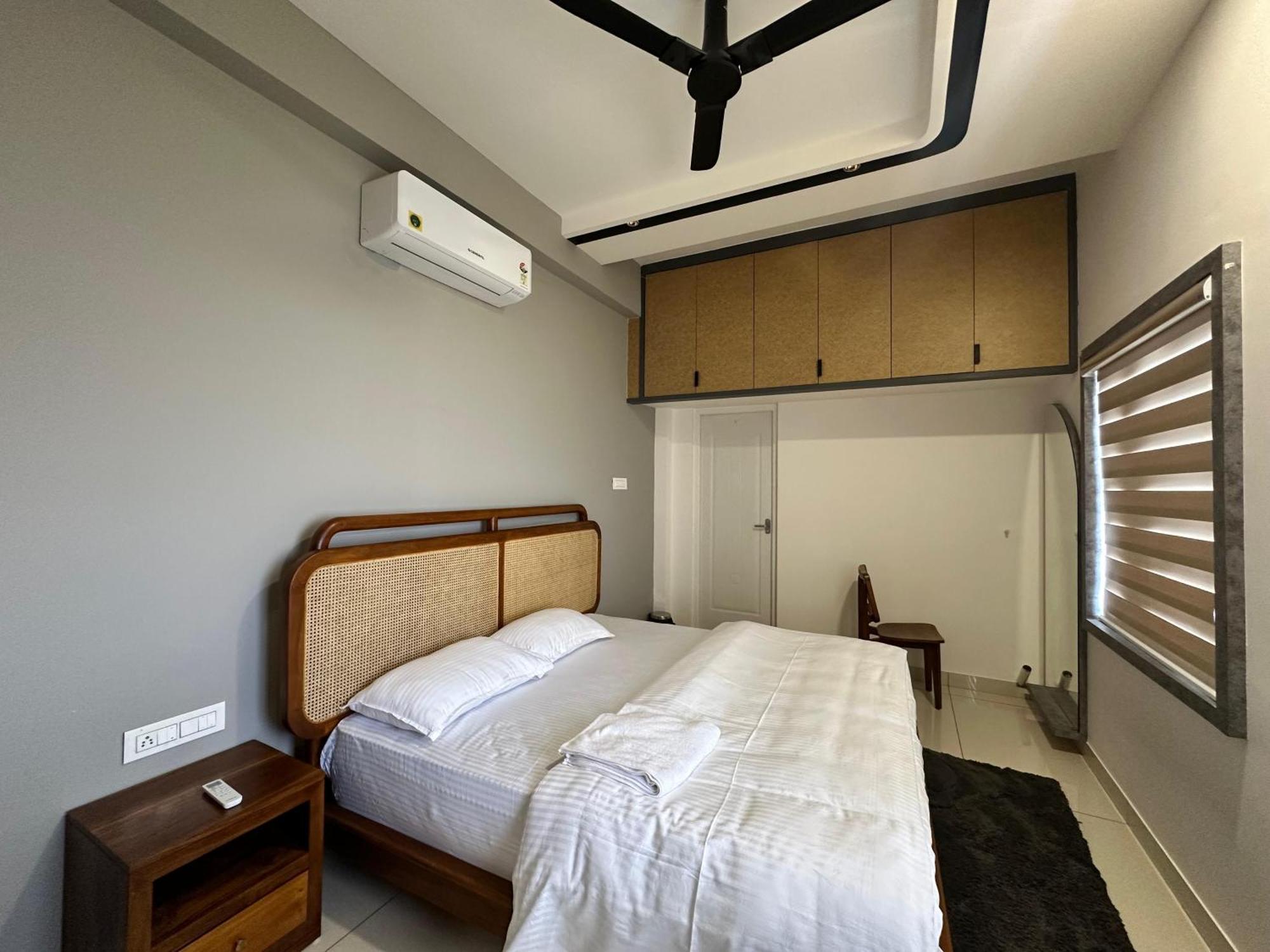 Thulasi Avenue Inn Pollāchi Екстериор снимка